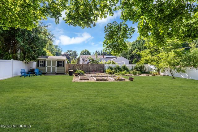 375 Oak Hill Road, Red Bank, NJ 07701