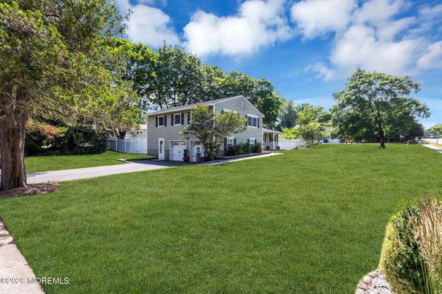 375 Oak Hill Road, Red Bank, NJ 07701