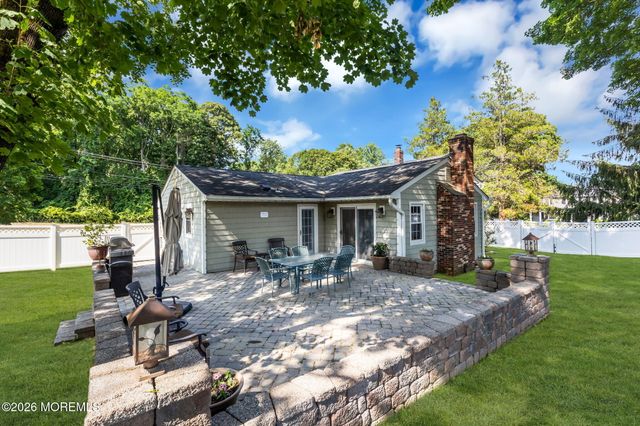 375 Oak Hill Road, Red Bank, NJ 07701