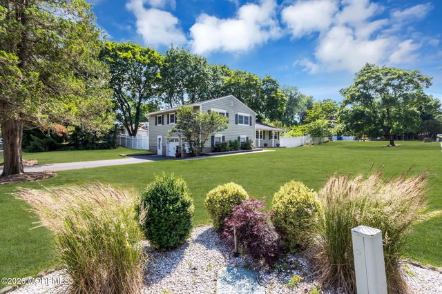 375 Oak Hill Road, Red Bank, NJ 07701