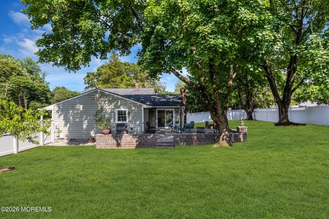 375 Oak Hill Road, Red Bank, NJ 07701