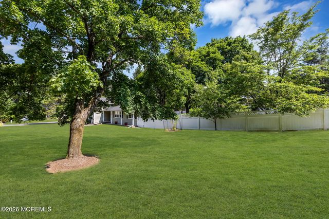 375 Oak Hill Road, Red Bank, NJ 07701