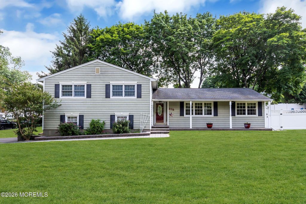 375 Oak Hill Road, Red Bank, NJ 07701