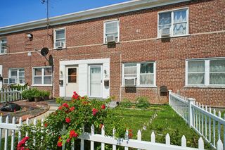 253 Court D 42, Bridgeport, CT 06610