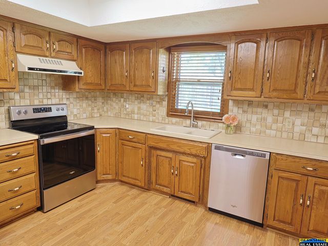 904 Iron Road, Papillion, NE 68046