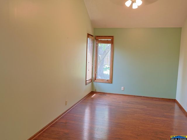 904 Iron Road, Papillion, NE 68046
