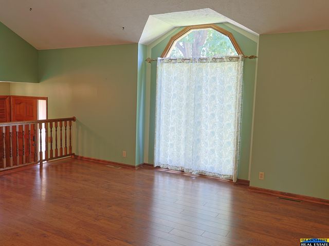 904 Iron Road, Papillion, NE 68046