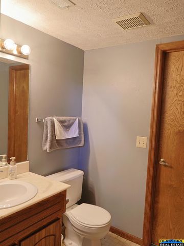 904 Iron Road, Papillion, NE 68046