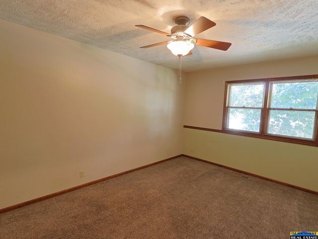 904 Iron Road, Papillion, NE 68046