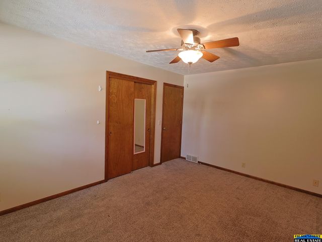 904 Iron Road, Papillion, NE 68046