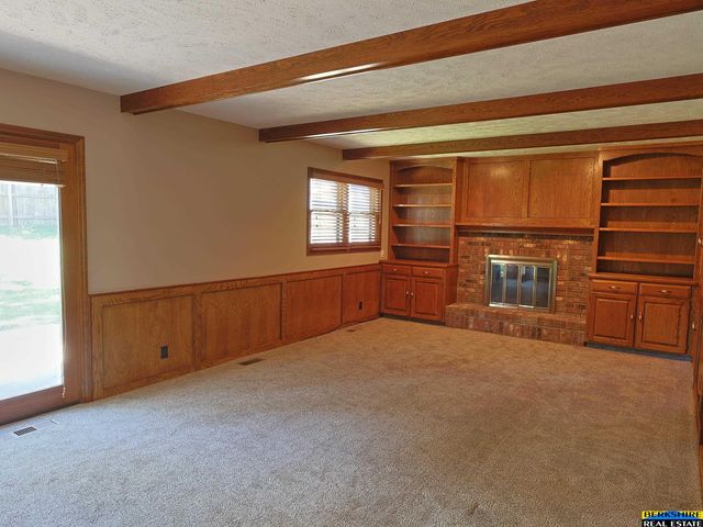 904 Iron Road, Papillion, NE 68046