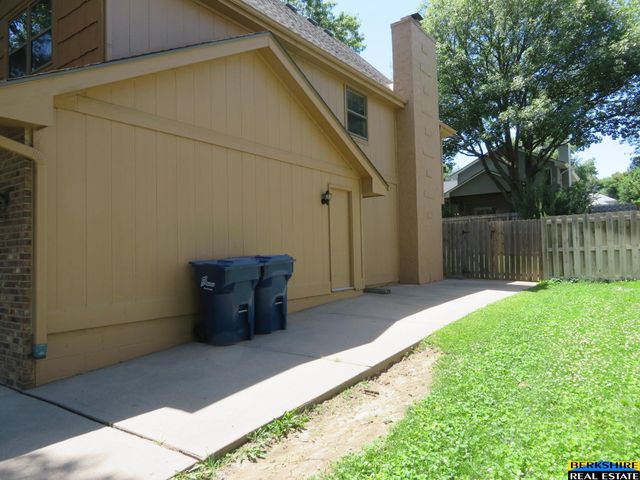 904 Iron Road, Papillion, NE 68046