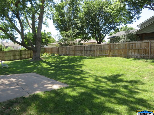 904 Iron Road, Papillion, NE 68046