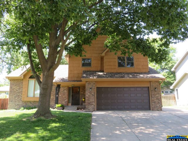 904 Iron Road, Papillion, NE 68046