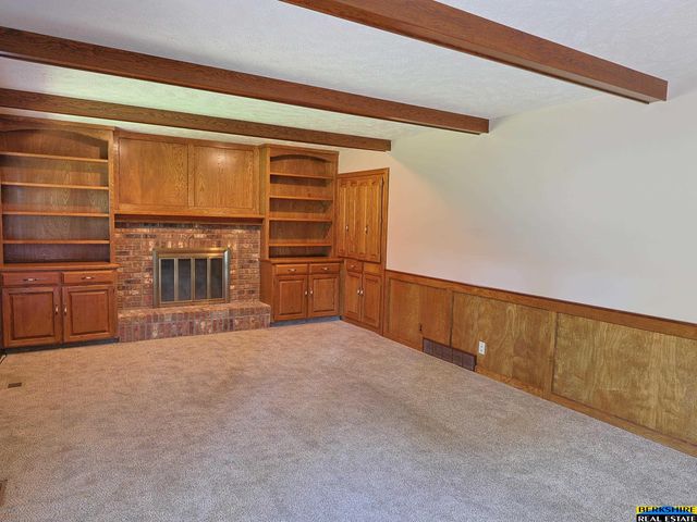 904 Iron Road, Papillion, NE 68046