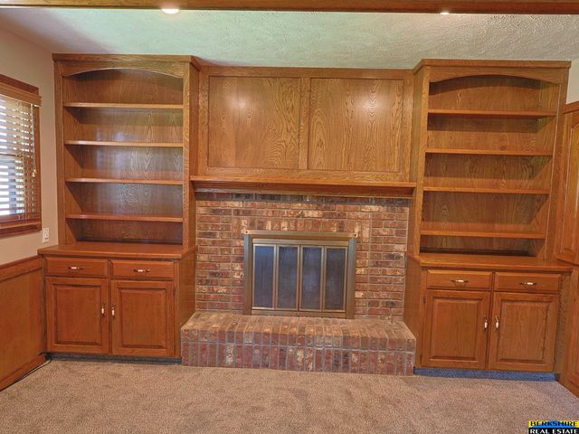 904 Iron Road, Papillion, NE 68046