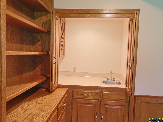 904 Iron Road, Papillion, NE 68046