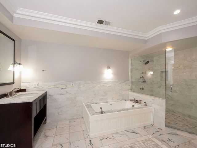 1201 N Astor Street G, Chicago, IL 60610