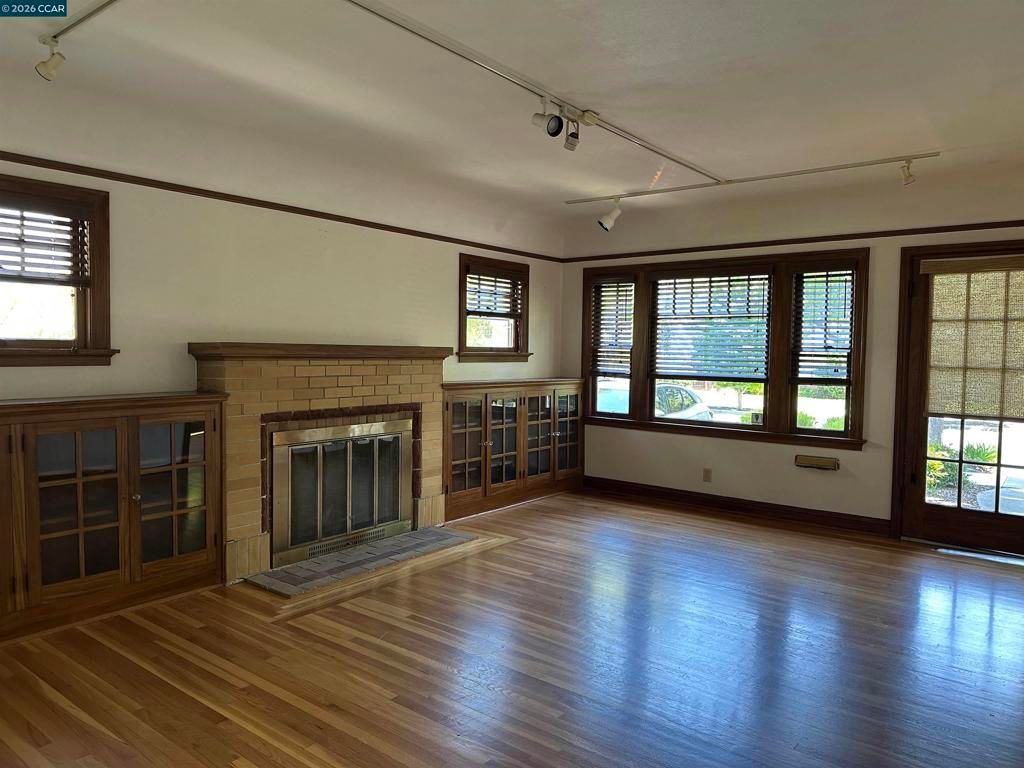 Image 13 of property listing at 1272 Pine St, Palo Alto, CA 94301