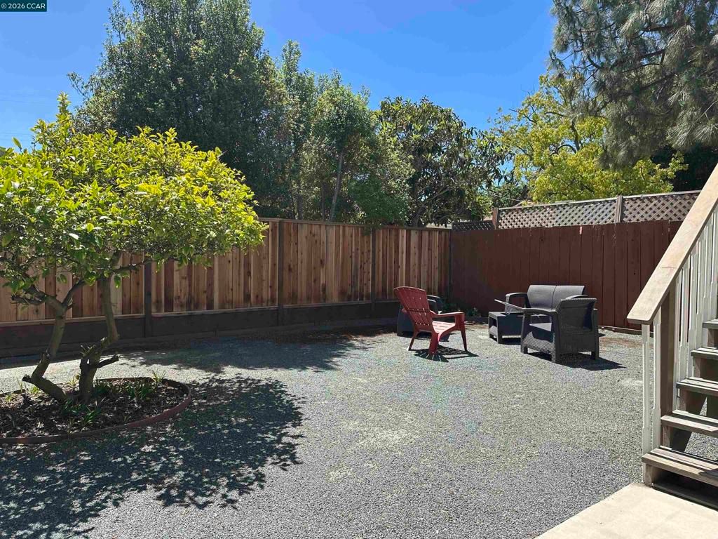 Image 3 of property listing at 1272 Pine St, Palo Alto, CA 94301