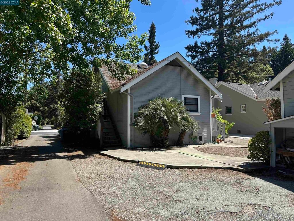 Image 7 of property listing at 1272 Pine St, Palo Alto, CA 94301