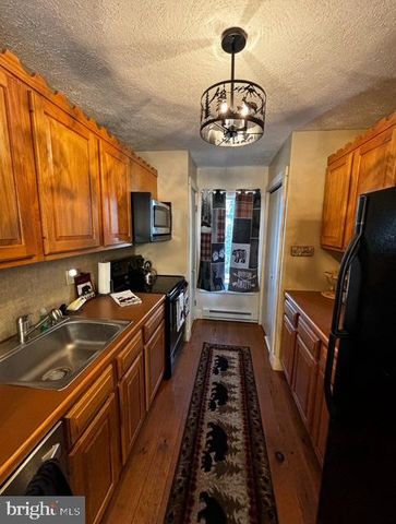 33 ELEVATOR, Lake Harmony, PA 18624