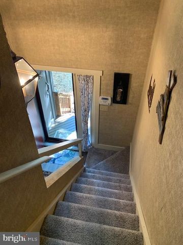 33 ELEVATOR, Lake Harmony, PA 18624