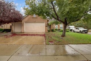 921 Golden Oak Dr, Lodi, CA 95242