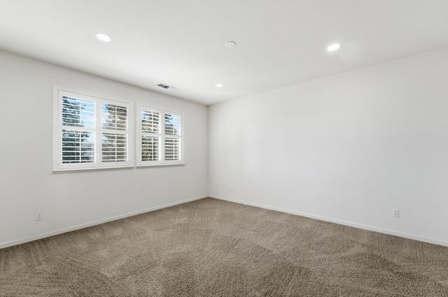 3326 S Rose Brook Dr, Riverbank, CA 95367