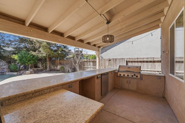 3326 S Rose Brook Dr, Riverbank, CA 95367