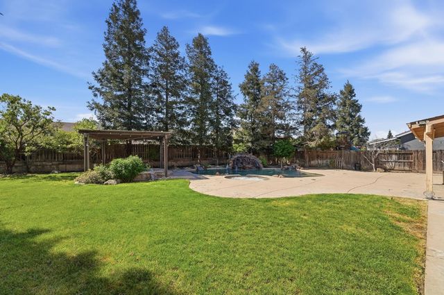 3326 S Rose Brook Dr, Riverbank, CA 95367