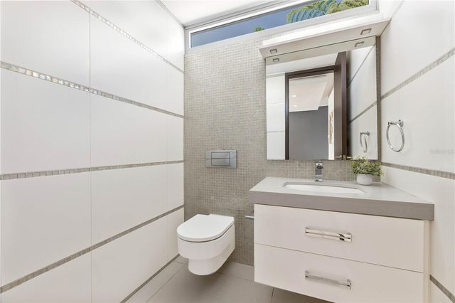 B32 EASTSIDE COURT, Guaynabo, PR 00969
