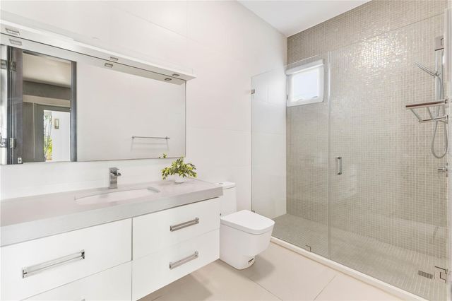 B32 EASTSIDE COURT, Guaynabo, PR 00969