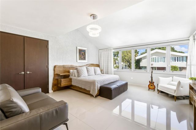 B32 EASTSIDE COURT, Guaynabo, PR 00969