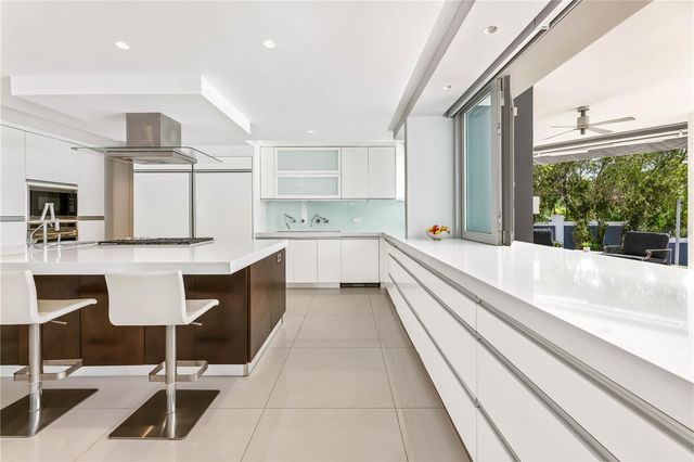 B32 EASTSIDE COURT, Guaynabo, PR 00969