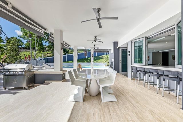 B32 EASTSIDE COURT, Guaynabo, PR 00969