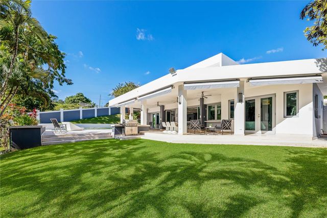 B32 EASTSIDE COURT, Guaynabo, PR 00969