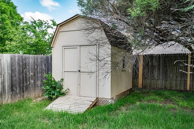 222 Wildfire Drive, Lewisville, TX 75067