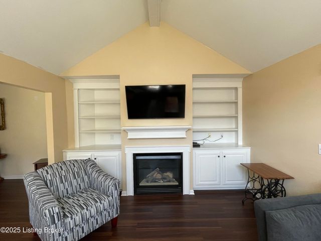 7814 Fern Gardens Way, Louisville, KY 40291