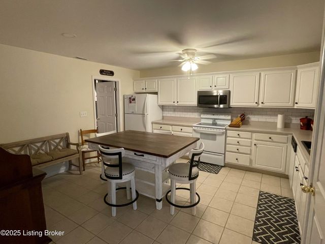 7814 Fern Gardens Way, Louisville, KY 40291