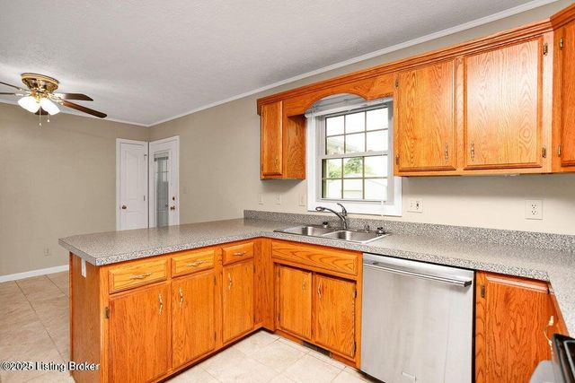 843 Hobbs Ln, Coxs Creek, KY 40013