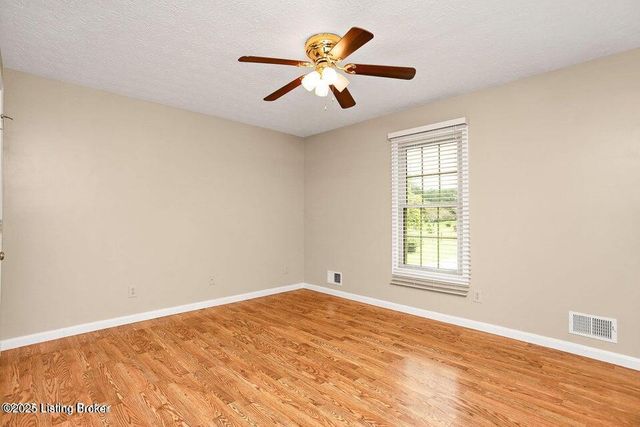 843 Hobbs Ln, Coxs Creek, KY 40013