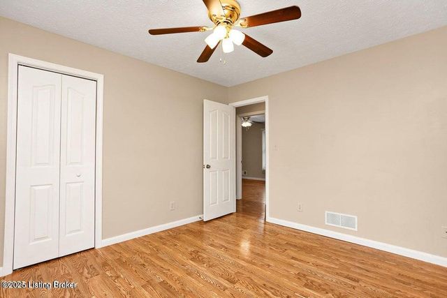 843 Hobbs Ln, Coxs Creek, KY 40013