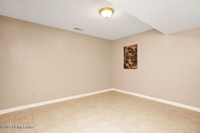 843 Hobbs Ln, Coxs Creek, KY 40013