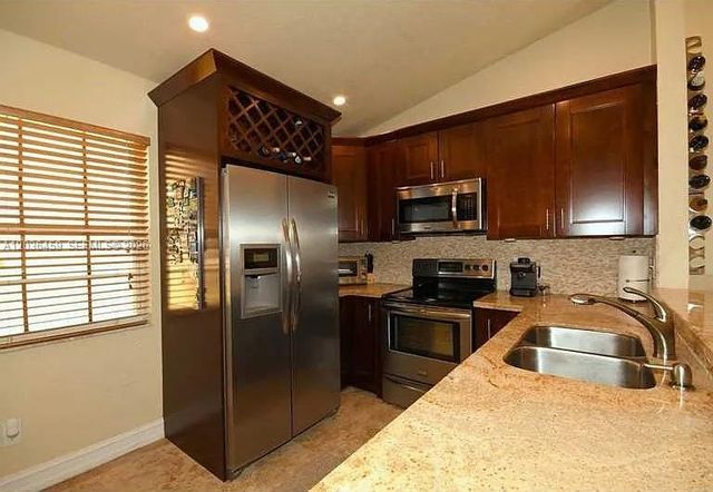 11838 NW 13th St, Pembroke Pines, FL 33026