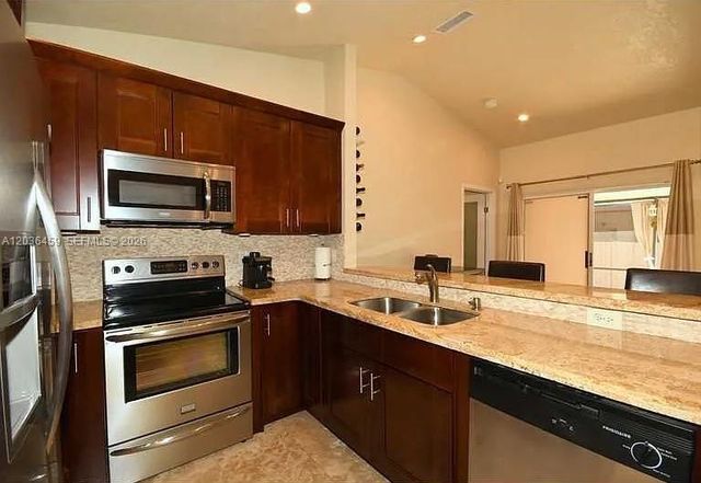 11838 NW 13th St, Pembroke Pines, FL 33026