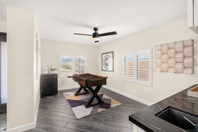 2002 Pointe Pkwy, San Diego, CA 91978