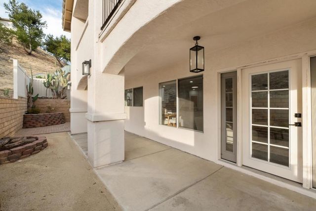 2002 Pointe Pkwy, San Diego, CA 91978
