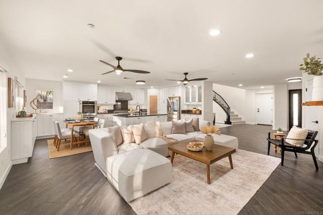 2002 Pointe Pkwy, San Diego, CA 91978