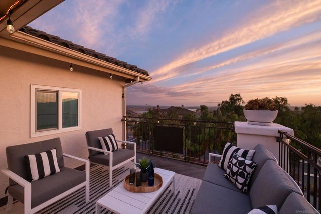 2002 Pointe Pkwy, San Diego, CA 91978